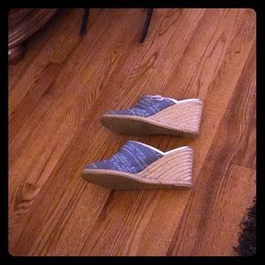 Calvin Klein wedges grayish/light blue Size 7.5